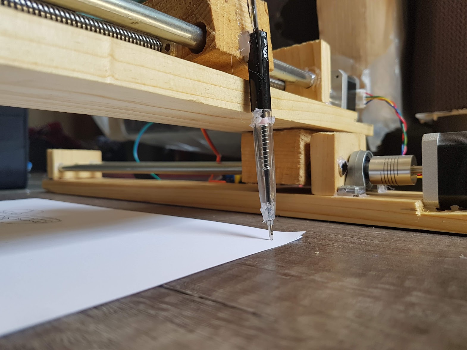 Drawbot pen mechanism